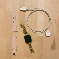 在飛比找蝦皮購物優惠-Apple Watch S5 智慧手錶 手環 40mm 二手