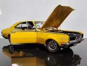 1:18 HG 350 GTS Monaro Indy Orange