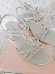 Bandolino 7M Strappy Heels Low Wedge Heel Silver Slingback Adjustable Women NIB