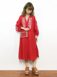 在飛比找Yahoo!奇摩拍賣優惠-JEANASIS ♥日本品牌♥ 紅色素面  拼接花卉刺繡  