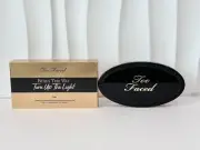 TOO FACED BORN THIS WAY TURN UP THE LIGHT HIGHLIGHTING PALETTE - TAN (NWB)