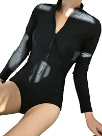在飛比找樂天市場購物網優惠-韓國泳衣女顯瘦聚攏黑色長袖拉鏈潛水沖浪服連體保守遮肚溫泉泳裝