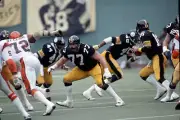 Offensive Lineman Steve Courson Of The Pittsburgh Steelers 1980 Nfl OLD PHOTO 1