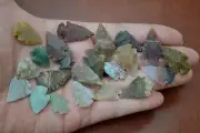 50 PCS ASSORT SMALL TINY AGATE STONE SPEAR POINT ARROWHEAD 1/2" - 1" #T-4