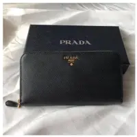 在飛比找Yahoo奇摩拍賣-7-11運費0元優惠優惠-PRADA 全新黑色金字牛皮ㄇ字拉鍊長夾皮夾 1ML506 