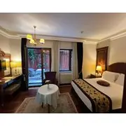 GLK PREMIER Regency Suites & Spa