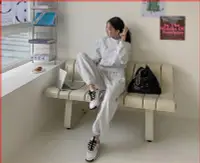 在飛比找Yahoo!奇摩拍賣優惠-韓國 美式休閒 超舒服 灰色棉質休閒運動上衣 彈性鬆緊運動褲