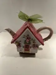 Royal Albert Old Country Roses Cottage Teapot Never Used, No Chips With Box