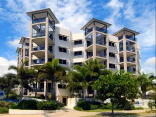 萊夫爾茲穆爾拉巴公寓Raffles Mooloolaba Apartments