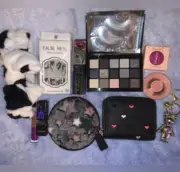 Black Star makeup/ beauty bundle. (12 Piece’s.)