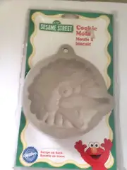 Vintage 1998 Wilton Sesame Street Big Bird Ovenproof stoneware Cookie Mold NEW