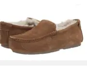 KOOLABURRA BY UGG, TIPTON 1105893 CHESTNUT SIZE 7 US. MEN’S SLIPPERS BRAND NEW