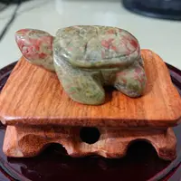 在飛比找蝦皮購物優惠-天然 花綠石 海龜 長壽龜 水晶 雕刻 擺飾 擺件 風水 招