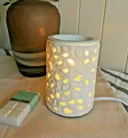 White Ceramic Flowers Electric Oil Burner Lamps FREE Wax & Globe
