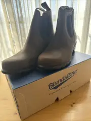 Blundstone Women's Chelsea Brown Water-Resistant Leather Boot #1673 Size 11