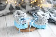 Handmade Crochet Baby Booties 0–6 Months – Soft Plush Infant Shoes, Newborn Gift