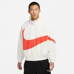 【NIKE 耐吉】AS M NK SWOOSH JACKET 男 奶油橘 防潑水 大勾 風衣 立領 外套 運動(FB7878-133 ∞)