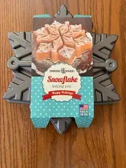 Brand New Nordic Ware USA Snowflake Bundt bakeware seasonal Christmas bake ware