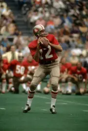 John Brodie Of San Francisco 49Ers Drops Back To Pass 1971 NFL OLD PHOTO 2