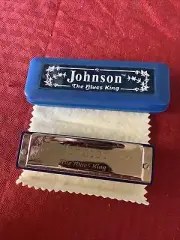 Johnson BK-520 Flat Blues King Harmonica, Key of DB- Single Harp with Case