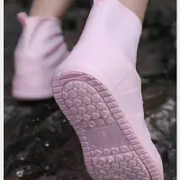在飛比找Yahoo!奇摩拍賣優惠-詩夫特~雨季防濕防水鞋套日本黑科技防水防雨鞋套防滑加厚耐磨
