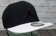 Nike Air Jordan YOUTH Jumpman Silver Logo BLACK / WHITE Snapback Hat Cap NWT