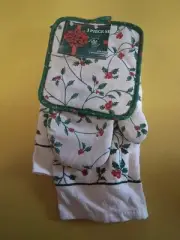 Christmas Holly Sultan's Linens Kitchen Towel Set 3-Piece Cotton Pot Holder Mitt