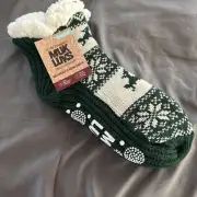 Muk Luks Women’s Cabin Sock With Slip Resistant Sole. Size L/XL