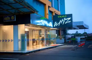 西瑪杜邦廣場格蘭惠茲酒店Grand Whiz Poins Square Simatupang