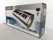 ***BRAND NEW / FACTORY SEALED*** M-Audio Oxygen 8 v2 25 Key USB MIDI Controller