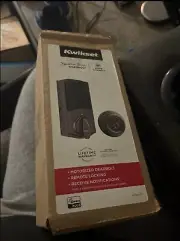 Kwikset Signature Series Traditional Electronic Deadbolt 99140-131