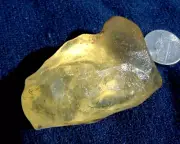 Libyan Desert Glass Meteorite Tektite impact specimen( 330 crt) Super Gem AAA+