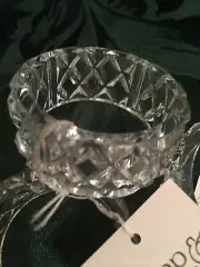 4 NEW Kemp & Beatly Clear Plastic Acrylic Lucite Round Napkin Rings Diamond Des