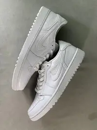 在飛比找Yahoo!奇摩拍賣優惠-Air Jordan1 Golf Low Triple Wh