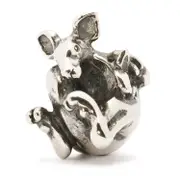 Kangaroo with Joey Bead