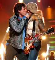 Lenny Kravitz and Mick Jagger perform at the My VH-1 Music Awards - Old Photo 7