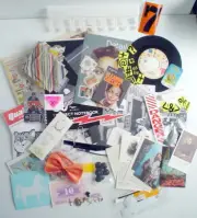 JUNK DRAWER LOT EPHEMERA ***** LOT D'OBJETS DE FOND DE TIROIR..