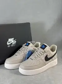 在飛比找Yahoo!奇摩拍賣優惠-NIKE AIR FORCE 1 07 QS 方格LBJ皇冠