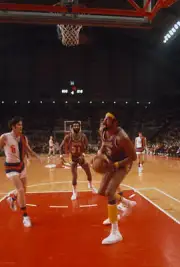 Wilt Chamberlain Of The Los Angeles Lakers 1971 OLD BASKETBALL PHOTO 14