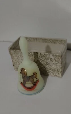 VINTAGE FENTON GLASS SMALL BELL 4.2" - M07