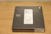 Apple iPod Nano White (4GB) Media Player Music ModeI PA116LL/A Brand new sealed