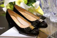 在飛比找Yahoo!奇摩拍賣優惠-Ferragamo Vara Bow Pump 蝴蝶結 中跟