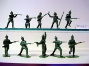 ARMIES IN PLASTIC 5425 WORLD WAR I GERMAN ARMY PICKELHAUBE HELMET 1914-1916