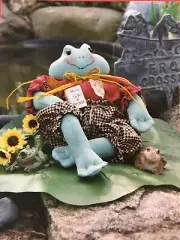 Bonnie B Buttons Tad-Rick Allen Esquire # 325 Toad Frog Pattern Folk Art