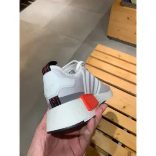 <Taiwan小鮮肉> ADIDAS NMD R1 白 橘 藍 復古 休閒鞋 男鞋 IF8028