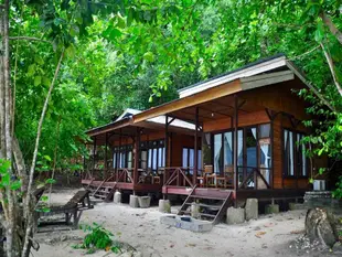 拉賈安帕潛水度假村Raja Ampat Dive Resort
