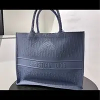 在飛比找PopChill優惠-[二手] Dior Book tote全皮壓紋托特包（已售出