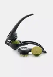 Brand New Tupperware Black Zest and Press Citrus Juicer & Zester Lemons Limes