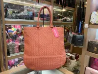 在飛比找Yahoo!奇摩拍賣優惠-☆最愛二手精品☆ BOTTEGA VENETA BV 粉橘色