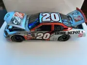 1:24 Tony Stewart #20 Home Depot / 25th Anniversary 2004 Monte Carlo
